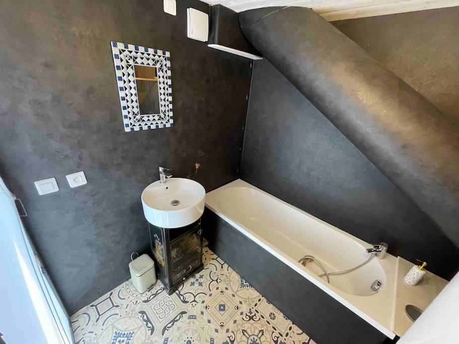 La Tiny House De Chaparon Apartment *